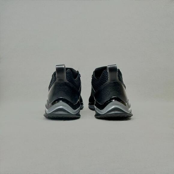 Athletic_Shoes